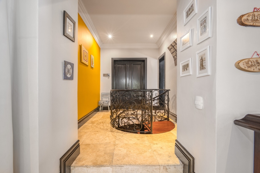 6 Bedroom Property for Sale in Beverley Gauteng