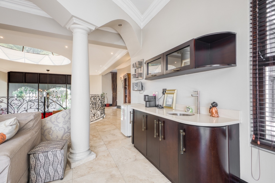 6 Bedroom Property for Sale in Beverley Gauteng