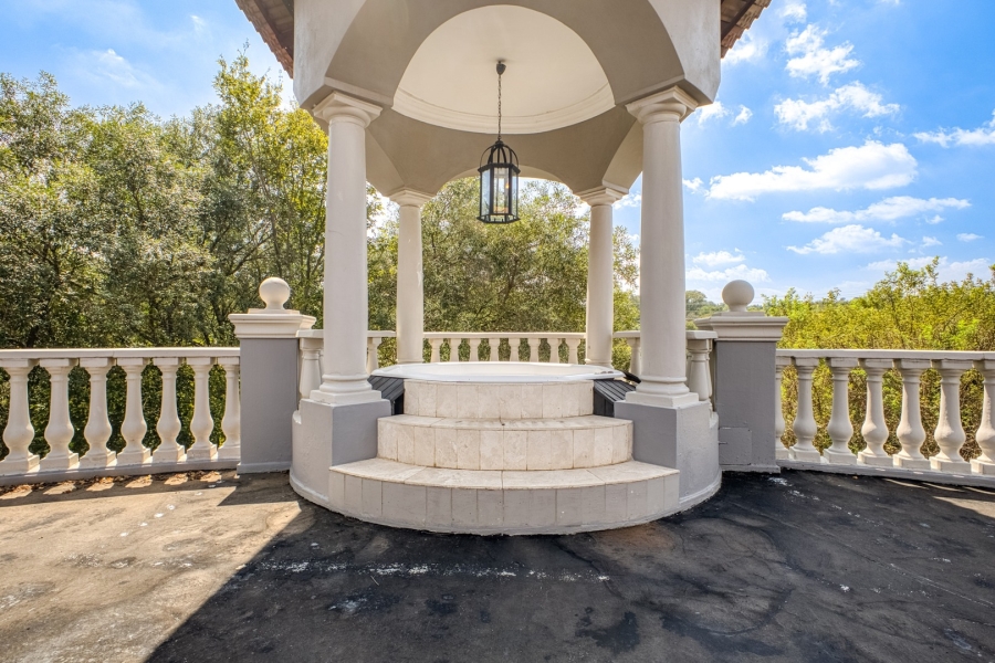 6 Bedroom Property for Sale in Beverley Gauteng