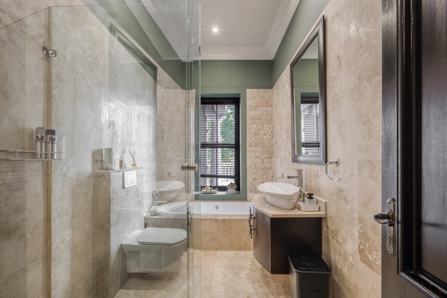 6 Bedroom Property for Sale in Beverley Gauteng