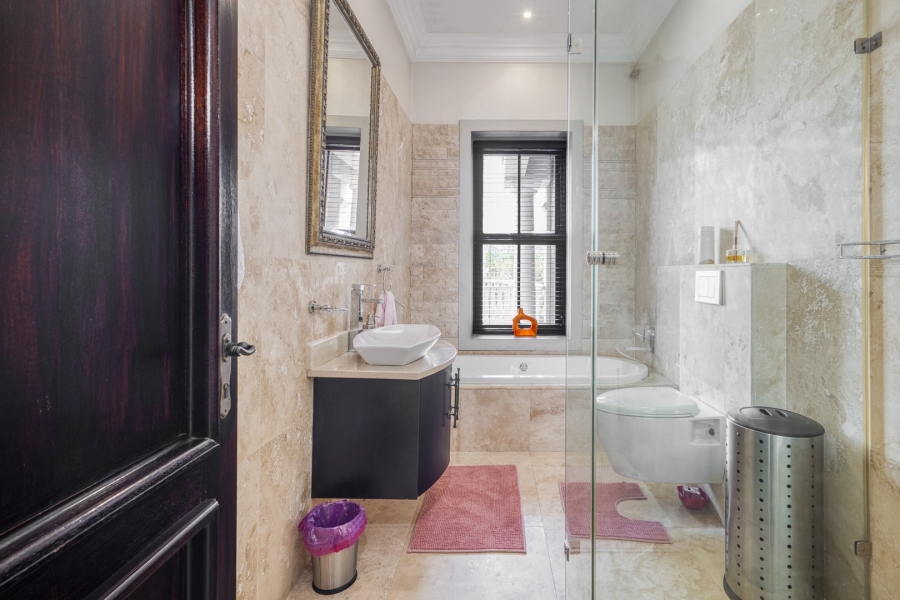 6 Bedroom Property for Sale in Beverley Gauteng