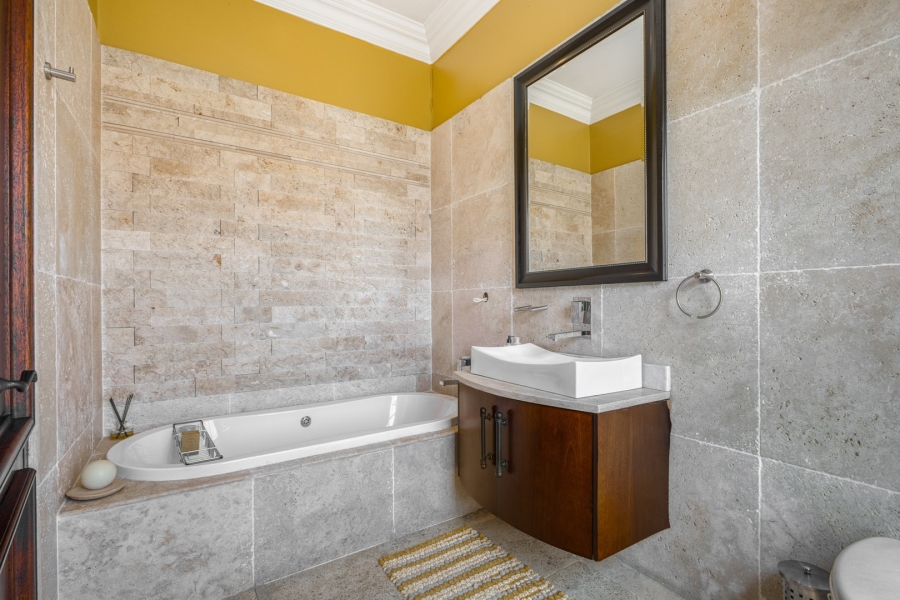 6 Bedroom Property for Sale in Beverley Gauteng