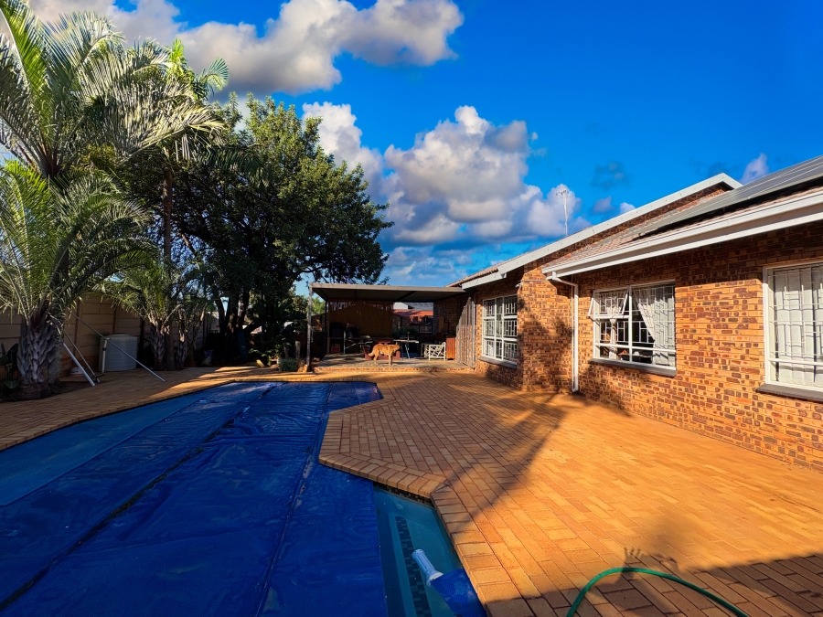 3 Bedroom Property for Sale in Theresa Park Gauteng