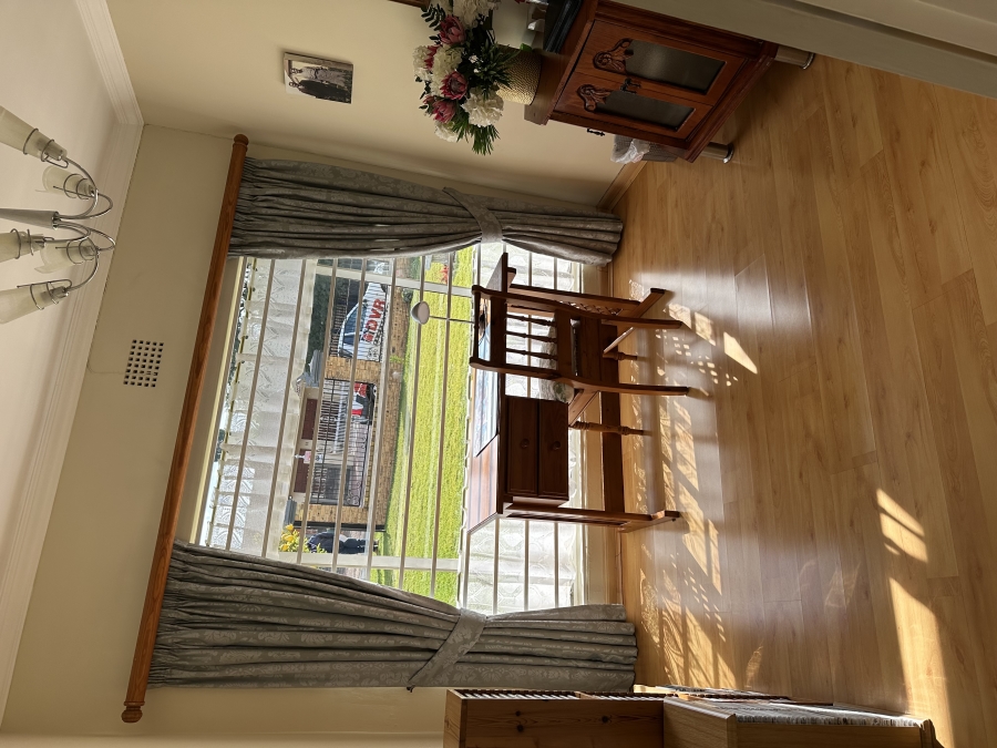 6 Bedroom Property for Sale in Brackenhurst Gauteng