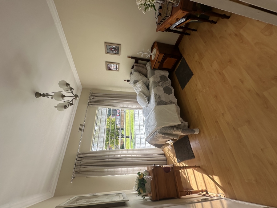 6 Bedroom Property for Sale in Brackenhurst Gauteng