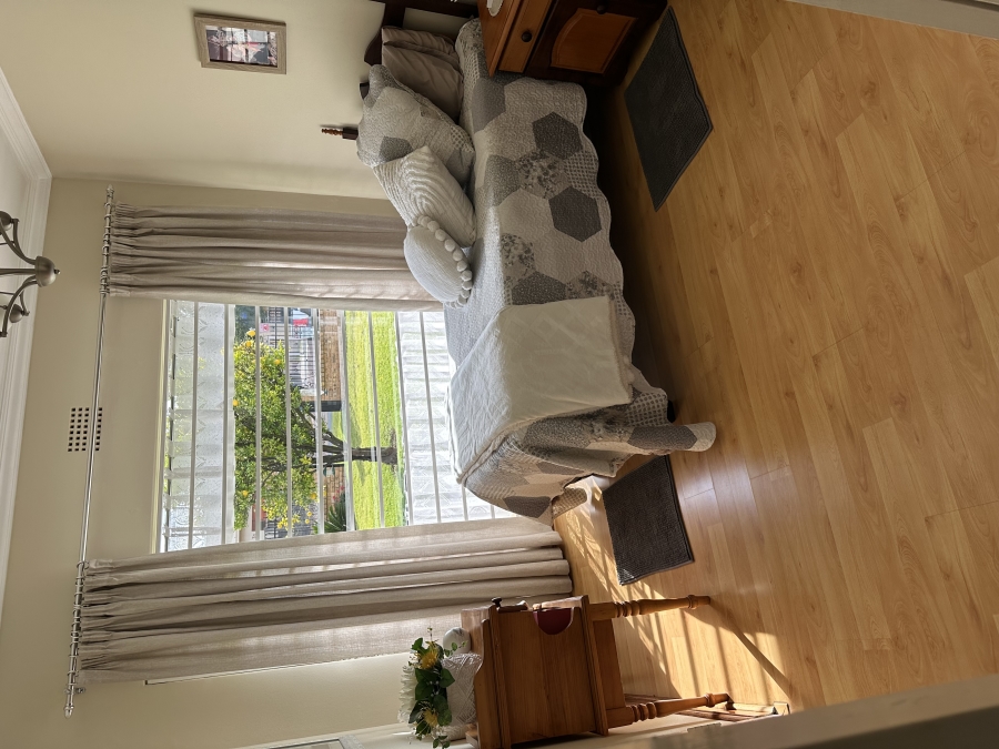 6 Bedroom Property for Sale in Brackenhurst Gauteng