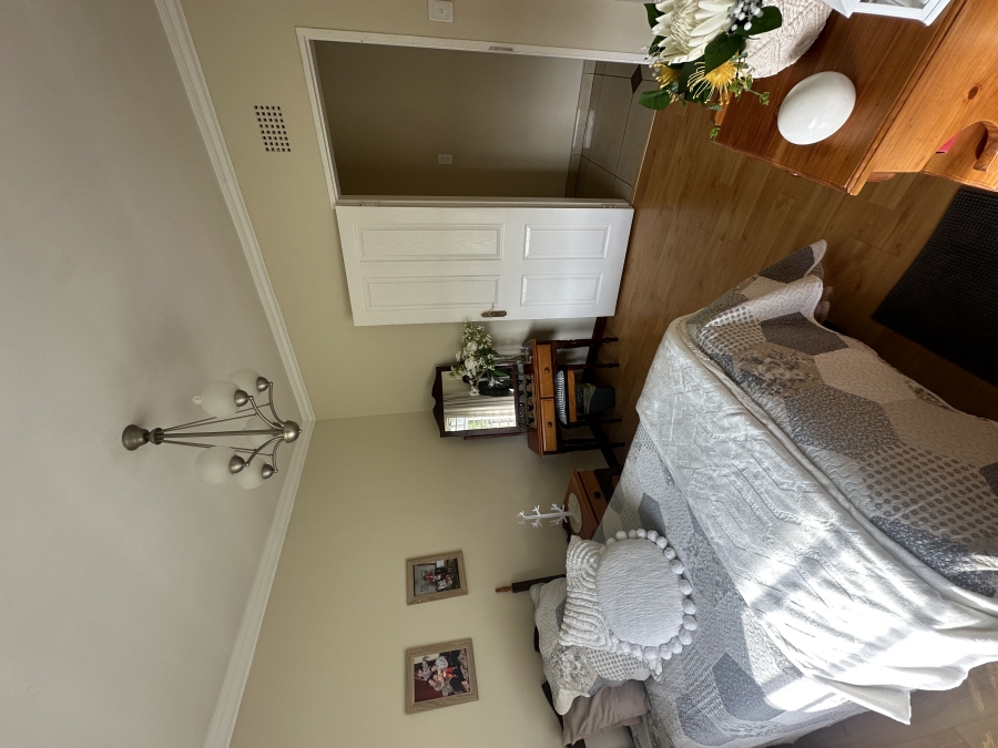 6 Bedroom Property for Sale in Brackenhurst Gauteng