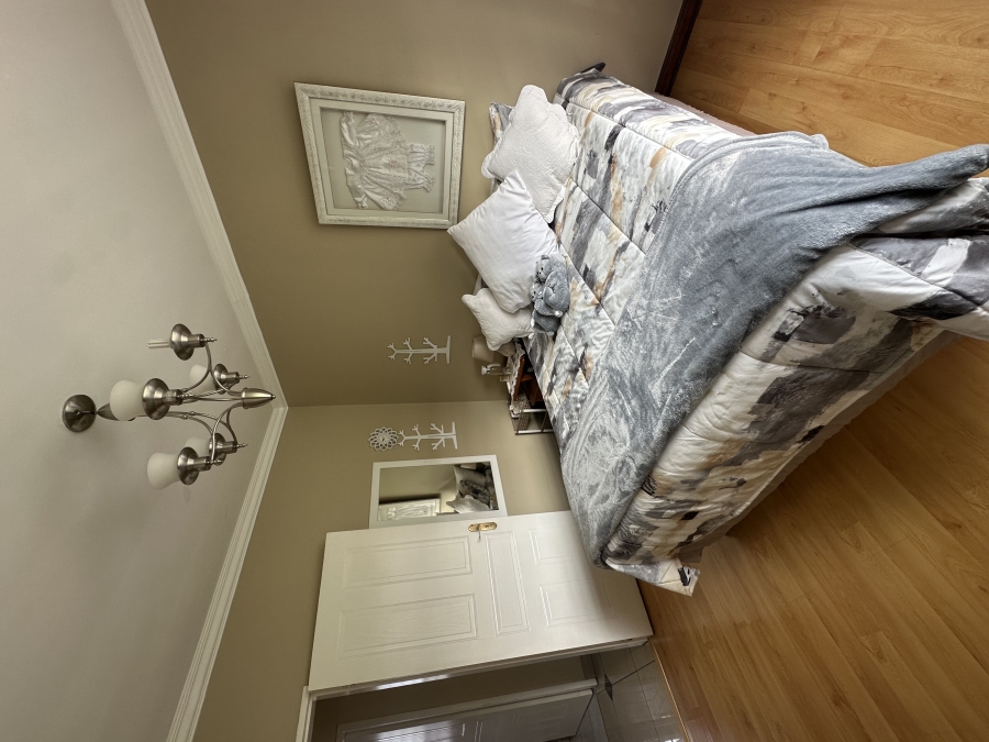 6 Bedroom Property for Sale in Brackenhurst Gauteng
