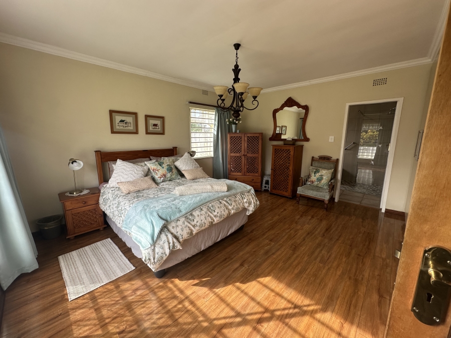 6 Bedroom Property for Sale in Brackenhurst Gauteng