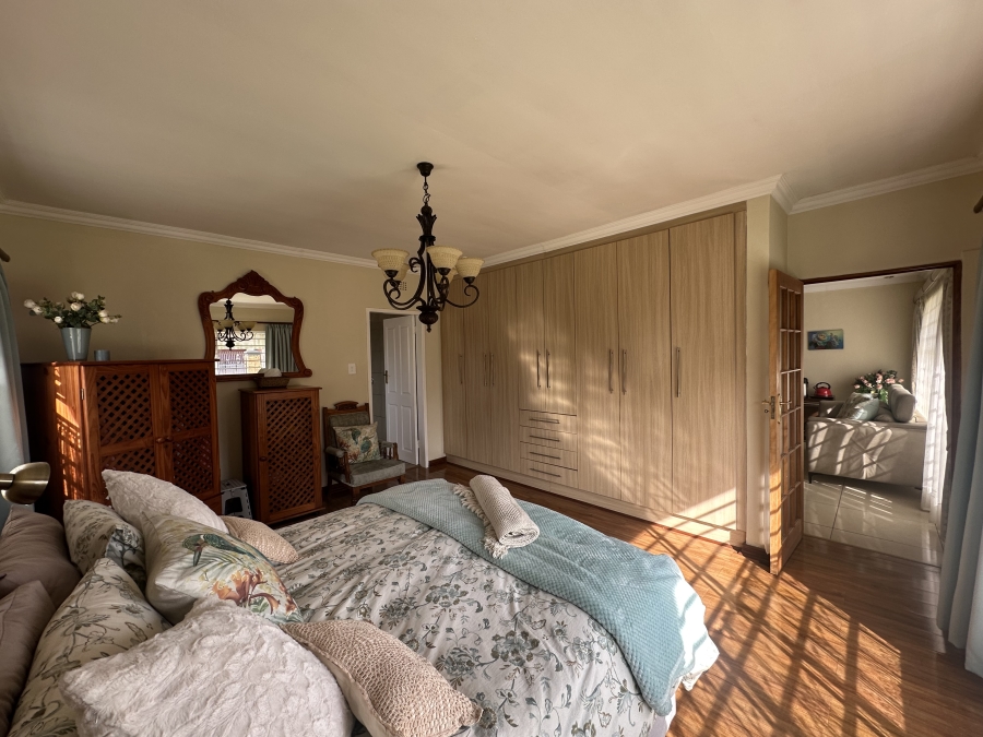 6 Bedroom Property for Sale in Brackenhurst Gauteng