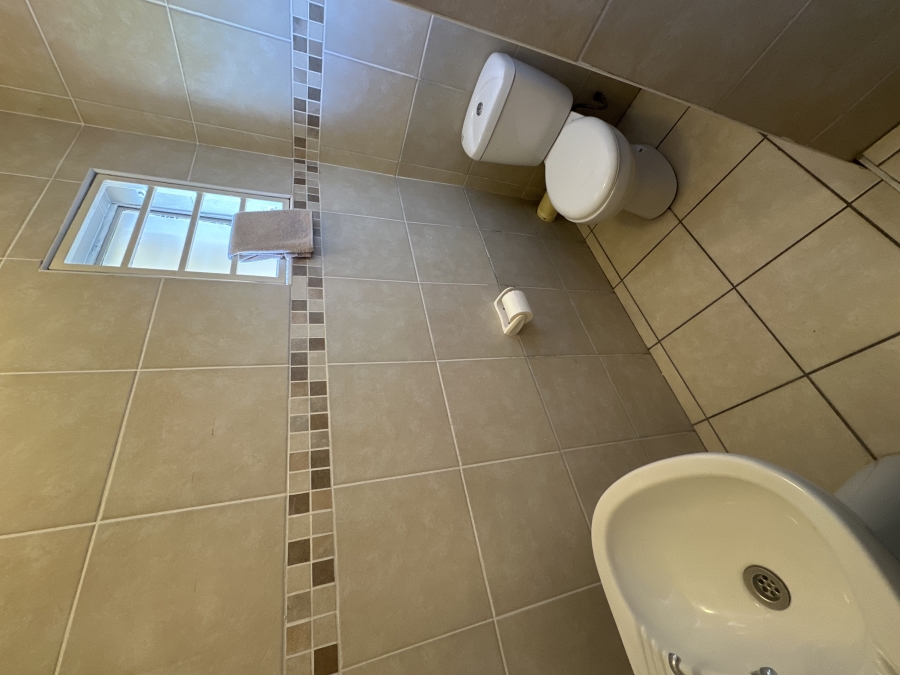 6 Bedroom Property for Sale in Brackenhurst Gauteng