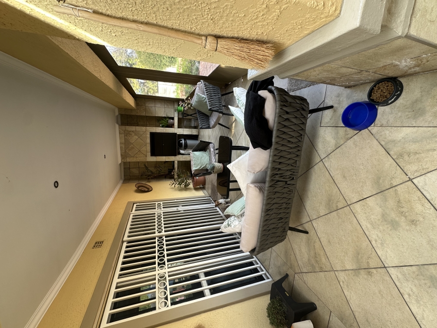 6 Bedroom Property for Sale in Brackenhurst Gauteng
