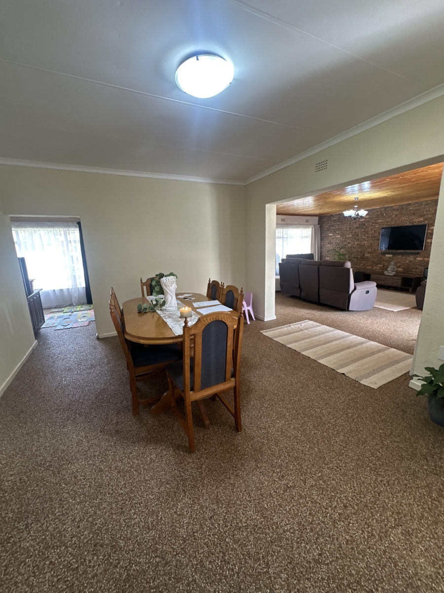 3 Bedroom Property for Sale in Brackendowns Gauteng