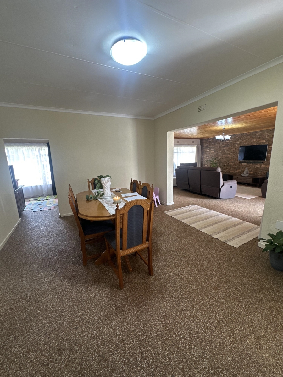 3 Bedroom Property for Sale in Brackendowns Gauteng