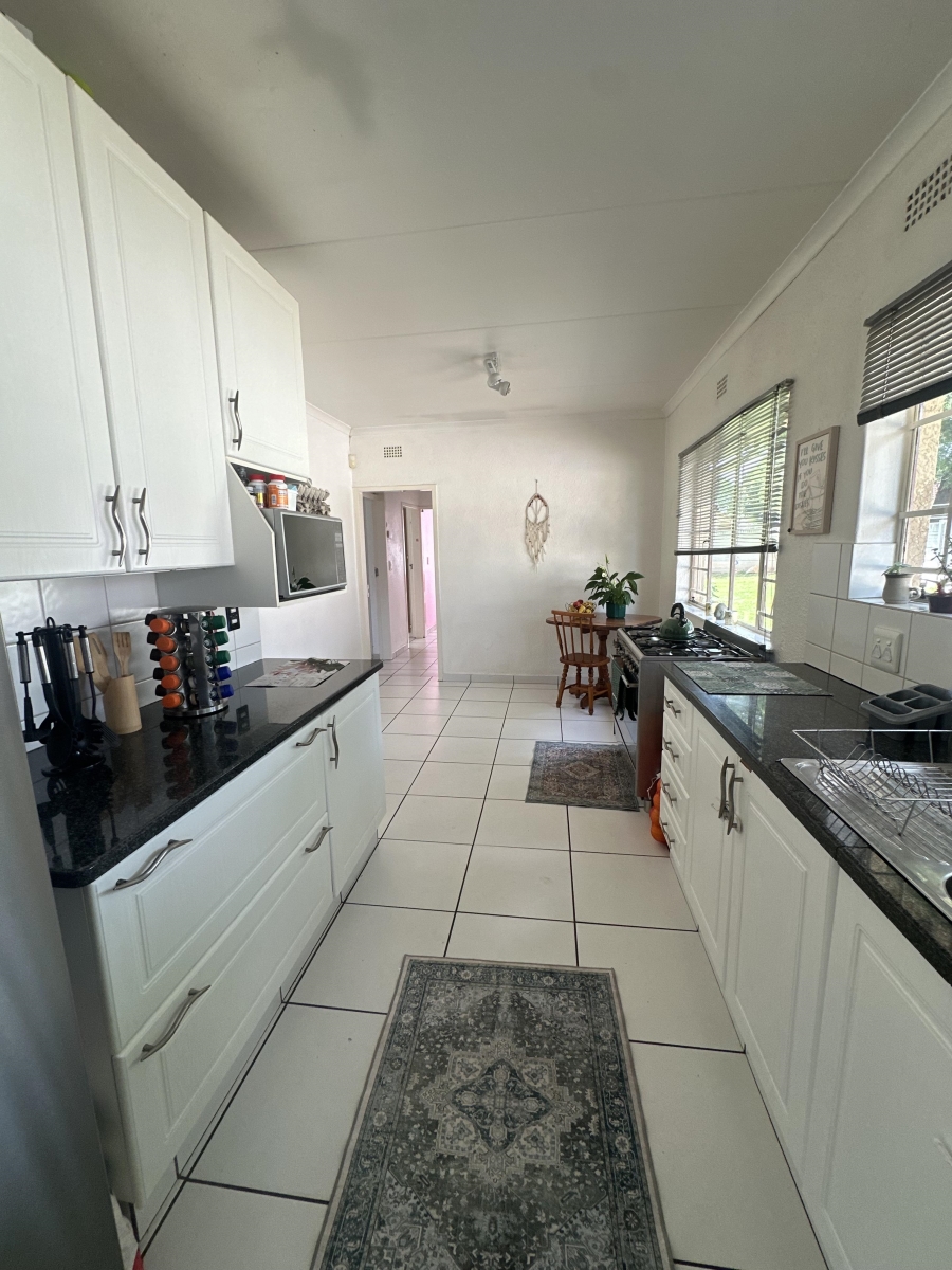 3 Bedroom Property for Sale in Brackendowns Gauteng