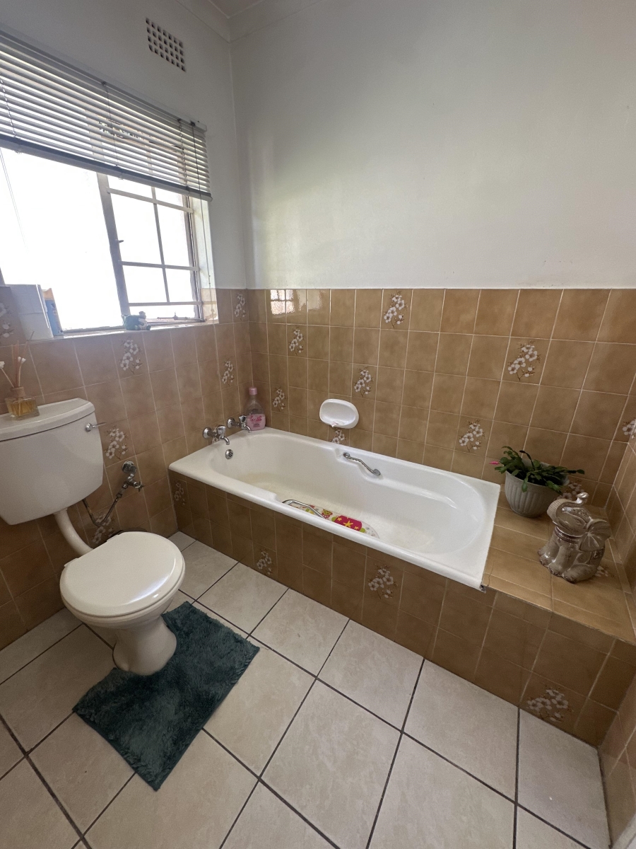 3 Bedroom Property for Sale in Brackendowns Gauteng