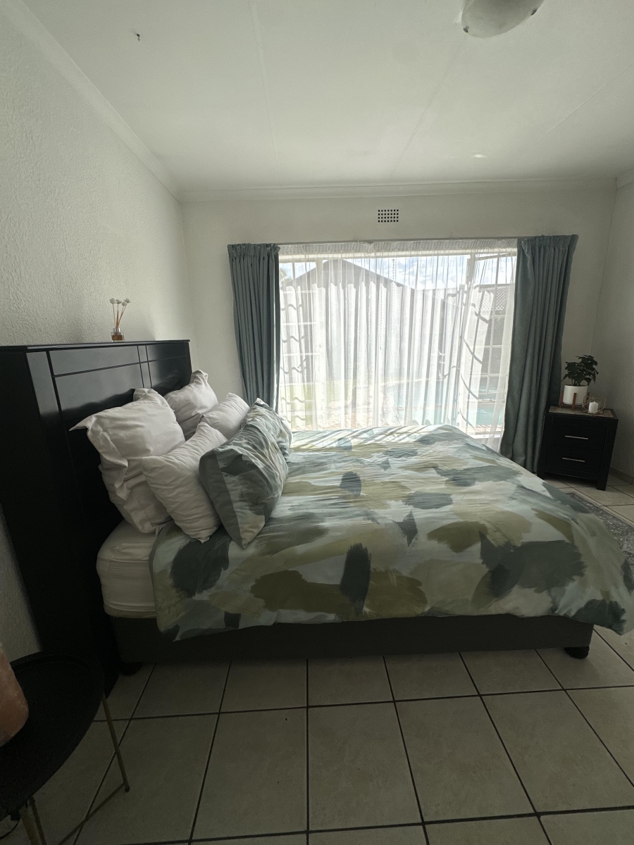 3 Bedroom Property for Sale in Brackendowns Gauteng