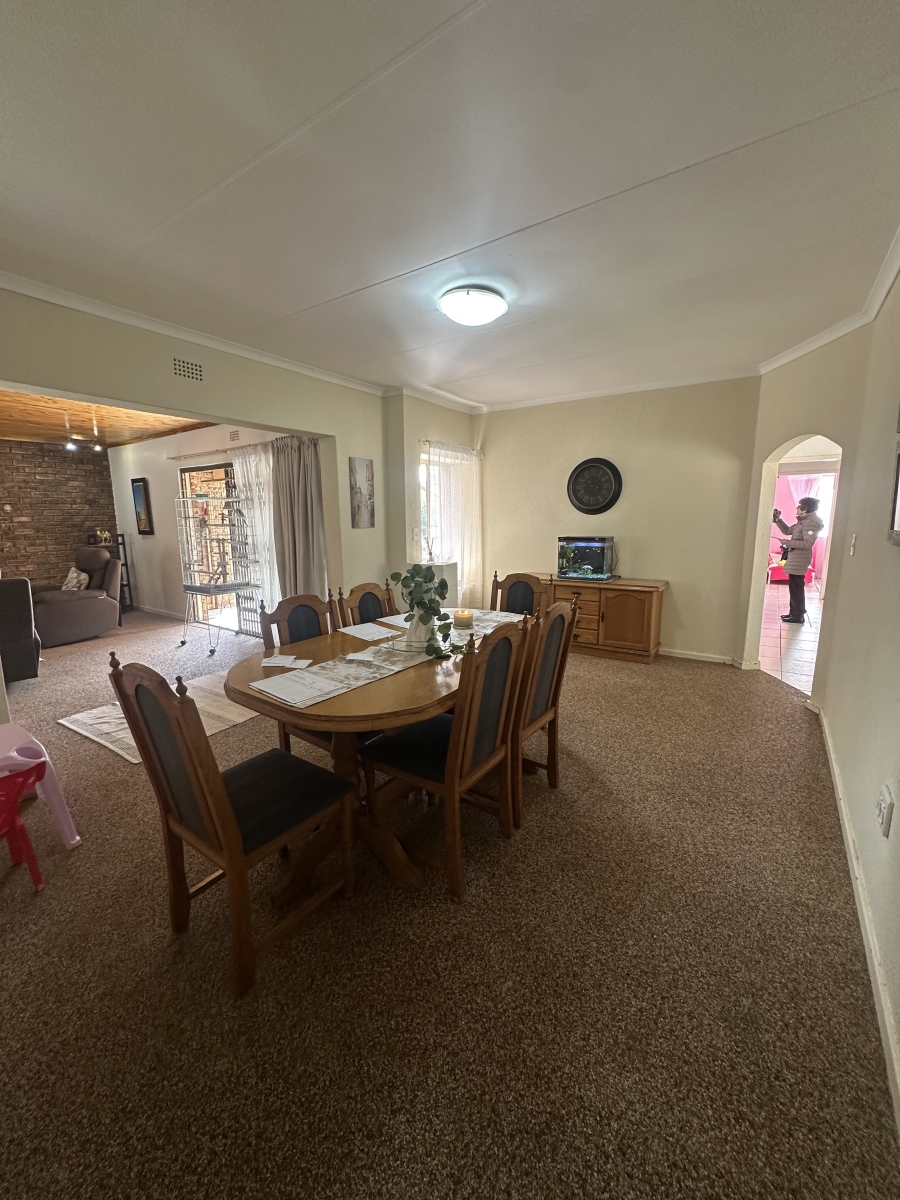 3 Bedroom Property for Sale in Brackendowns Gauteng