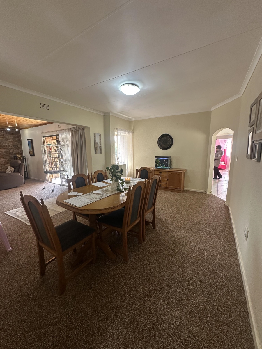3 Bedroom Property for Sale in Brackendowns Gauteng