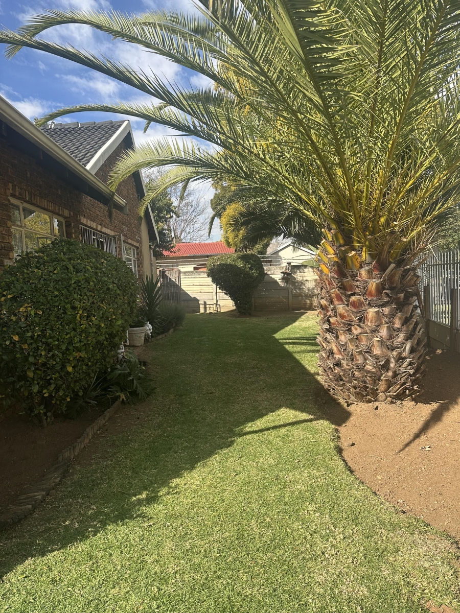 3 Bedroom Property for Sale in Brackendowns Gauteng