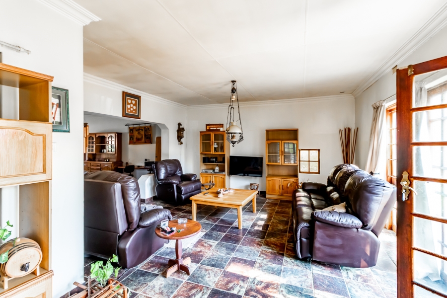 3 Bedroom Property for Sale in Waverley Gauteng