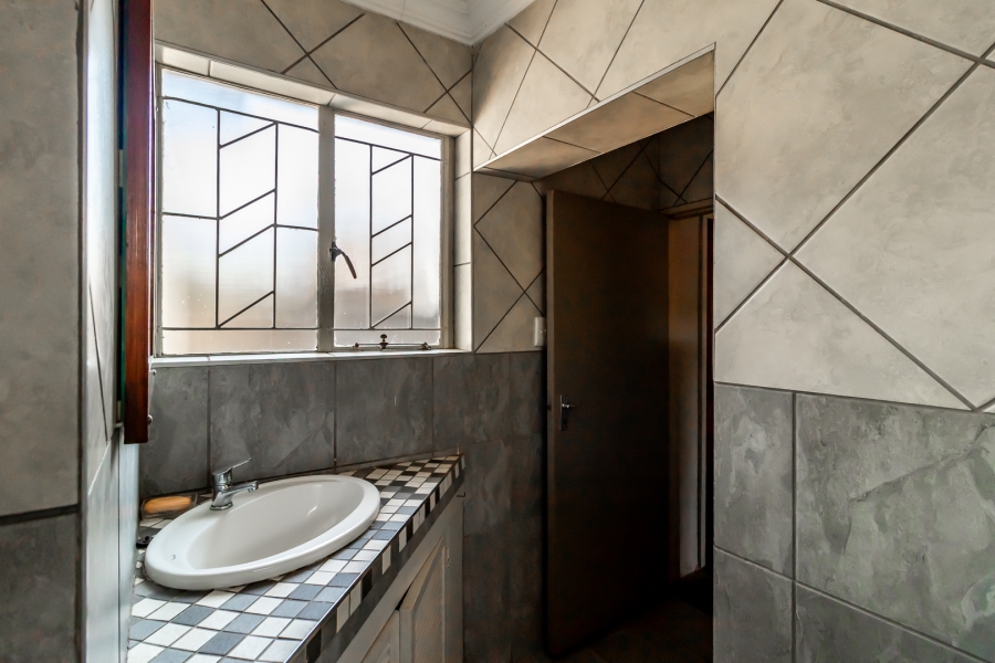 3 Bedroom Property for Sale in Waverley Gauteng