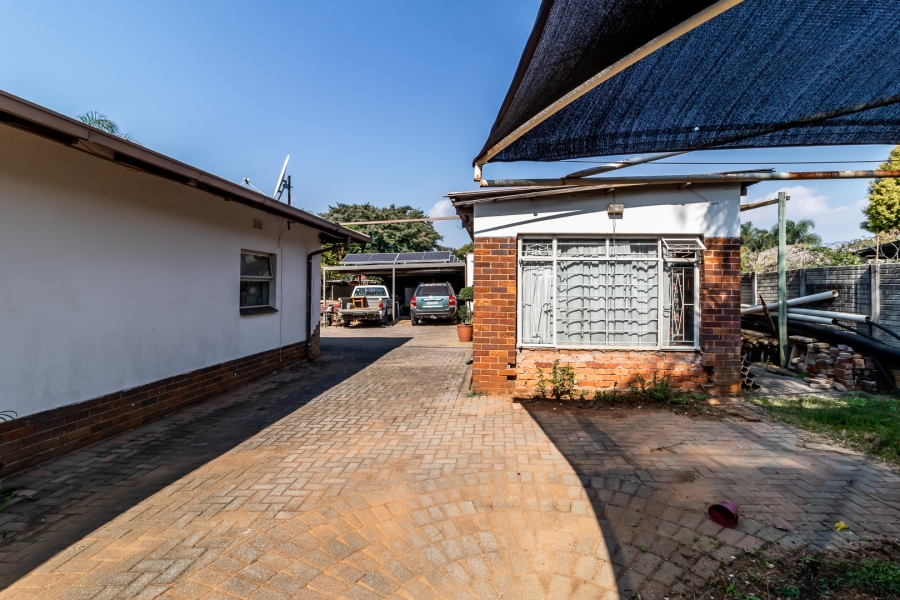 3 Bedroom Property for Sale in Waverley Gauteng