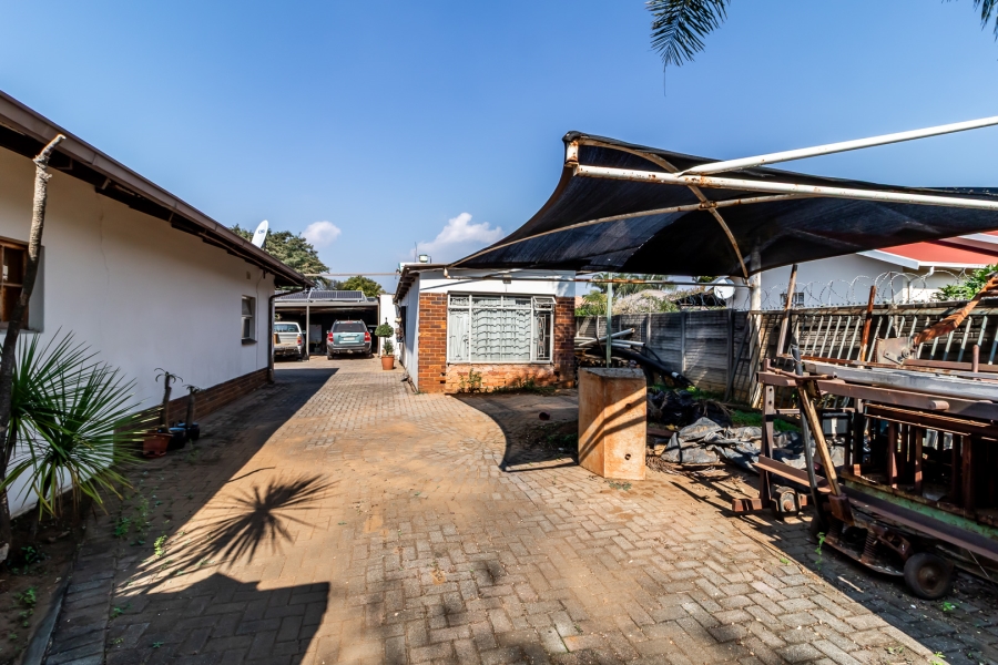 3 Bedroom Property for Sale in Waverley Gauteng