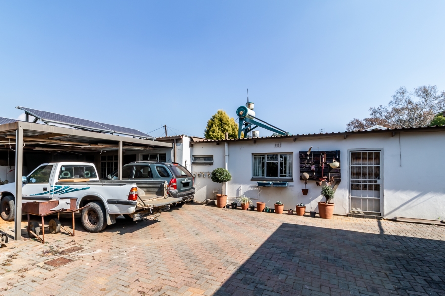 3 Bedroom Property for Sale in Waverley Gauteng