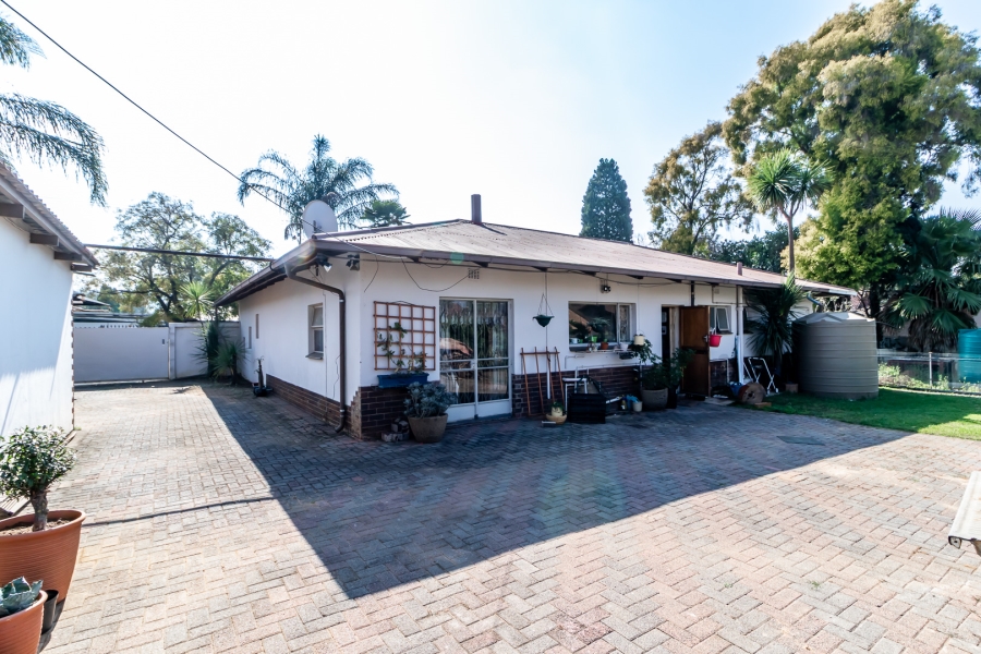 3 Bedroom Property for Sale in Waverley Gauteng