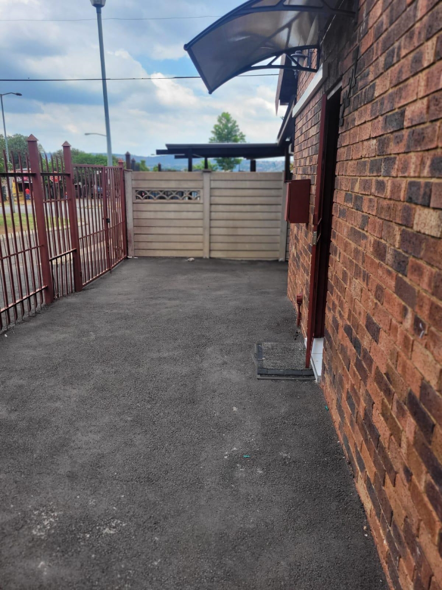 3 Bedroom Property for Sale in Elandspoort Gauteng