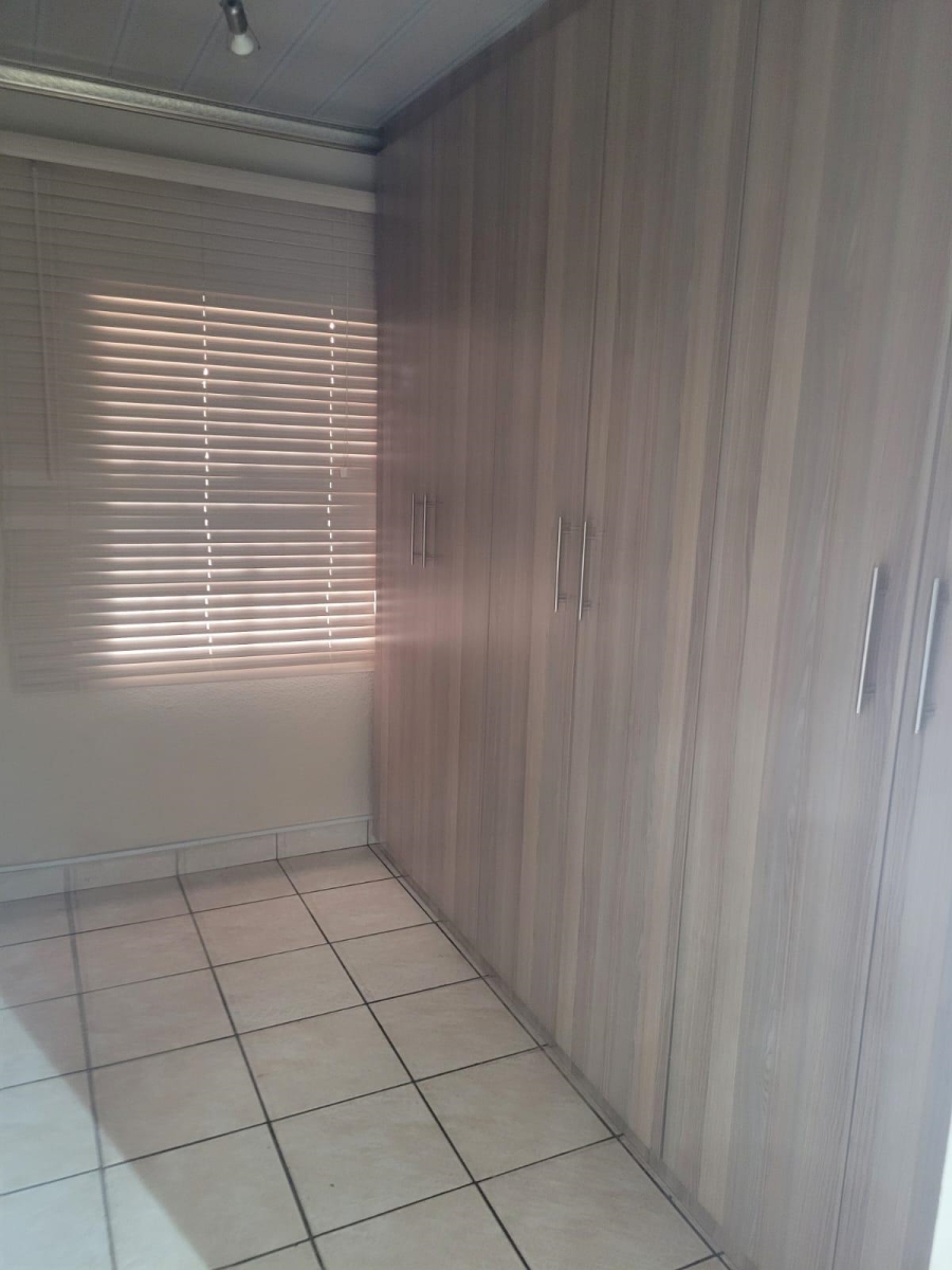 3 Bedroom Property for Sale in Elandspoort Gauteng