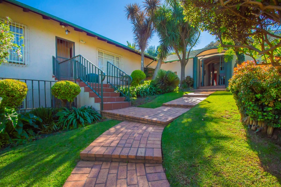 6 Bedroom Property for Sale in Quellerina Gauteng