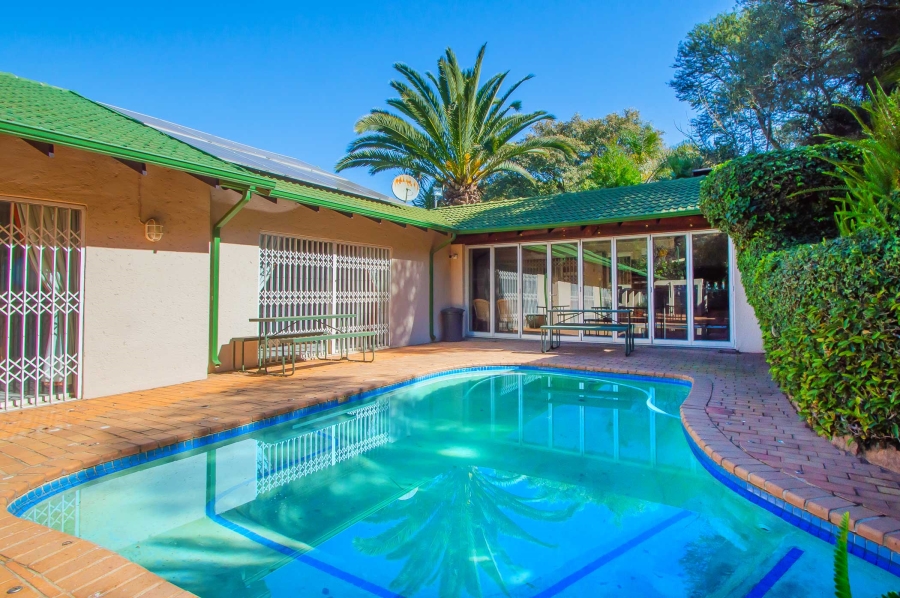 6 Bedroom Property for Sale in Quellerina Gauteng