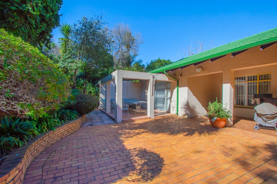 6 Bedroom Property for Sale in Quellerina Gauteng