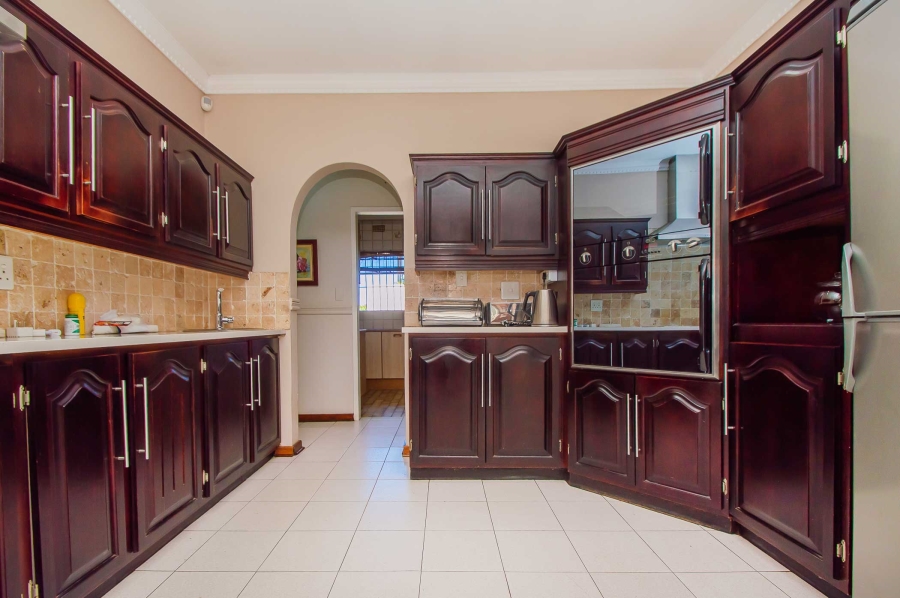 6 Bedroom Property for Sale in Quellerina Gauteng
