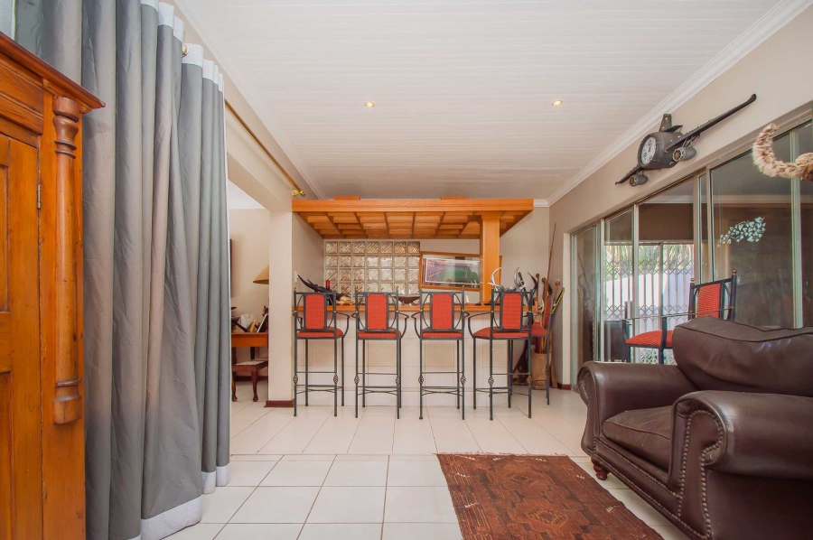 6 Bedroom Property for Sale in Quellerina Gauteng
