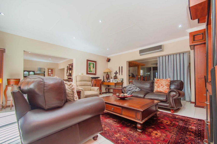 6 Bedroom Property for Sale in Quellerina Gauteng