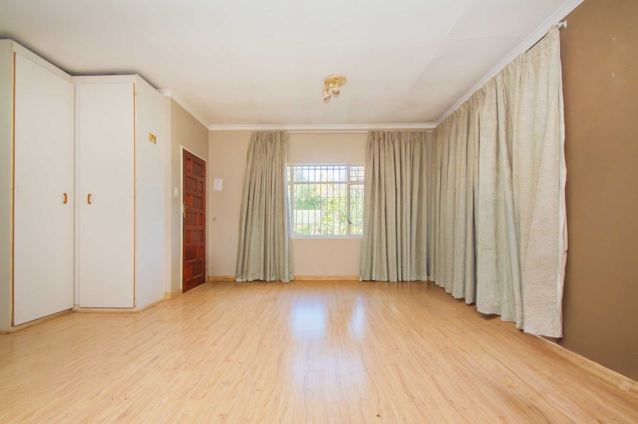 6 Bedroom Property for Sale in Quellerina Gauteng