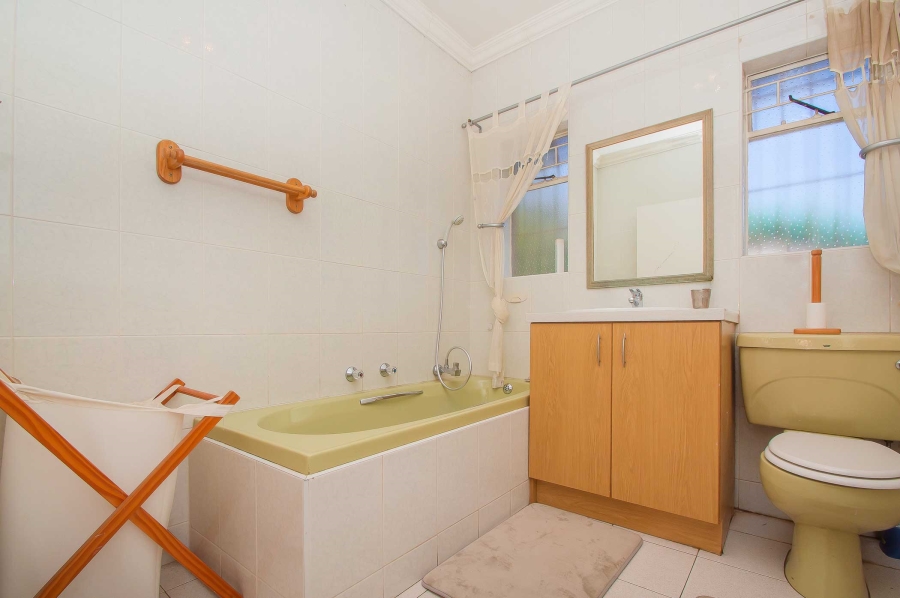 6 Bedroom Property for Sale in Quellerina Gauteng
