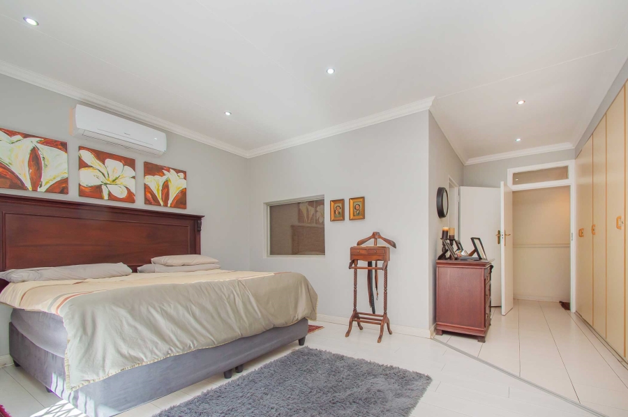6 Bedroom Property for Sale in Quellerina Gauteng