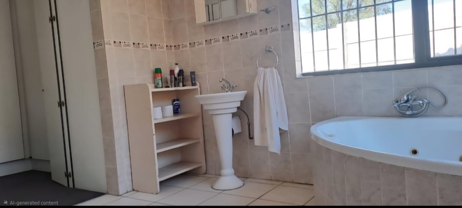 5 Bedroom Property for Sale in Lodeyko Gauteng