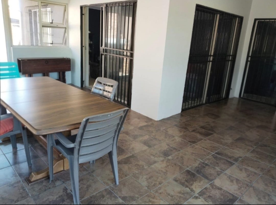 5 Bedroom Property for Sale in Lodeyko Gauteng