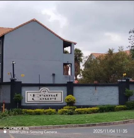 2 Bedroom Property for Sale in Erand Gardens Gauteng