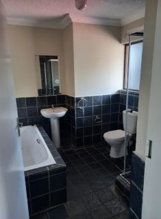 2 Bedroom Property for Sale in Erand Gardens Gauteng