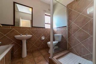2 Bedroom Property for Sale in Pineslopes Gauteng