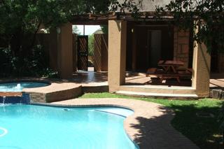 2 Bedroom Property for Sale in Pineslopes Gauteng
