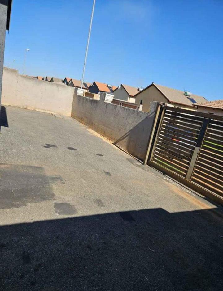 3 Bedroom Property for Sale in Daveyton Gauteng