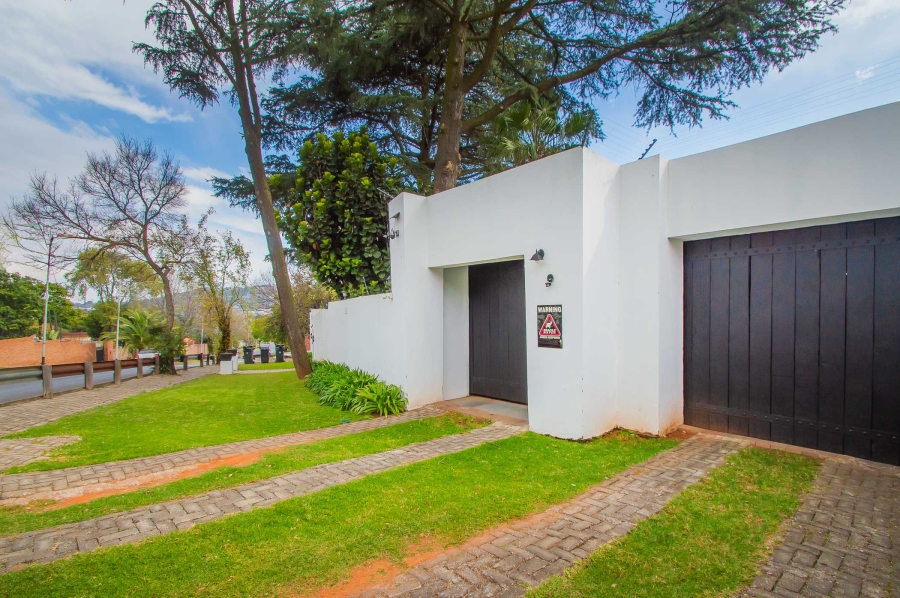 3 Bedroom Property for Sale in Linden Gauteng