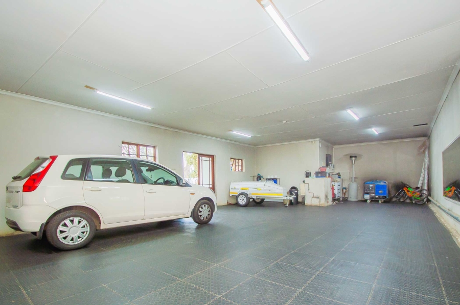 3 Bedroom Property for Sale in Linden Gauteng